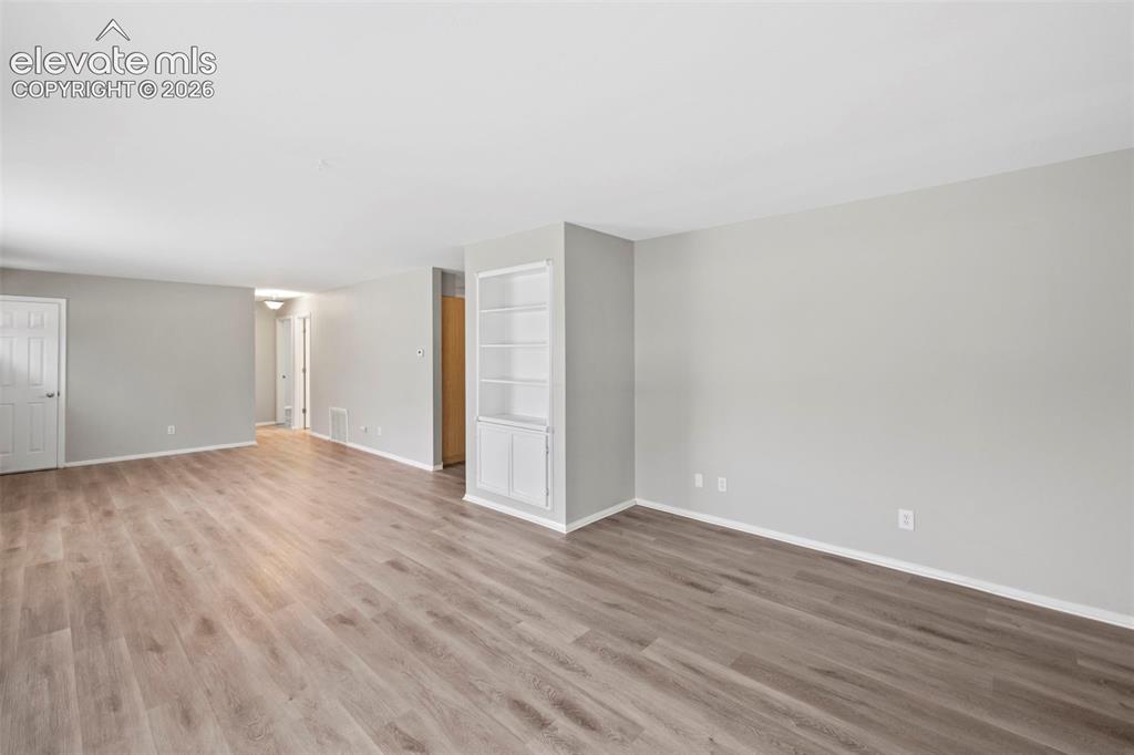 Image 9 of 50: Living Room