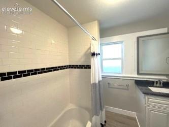 Image 18 of 30: Maytag units stay