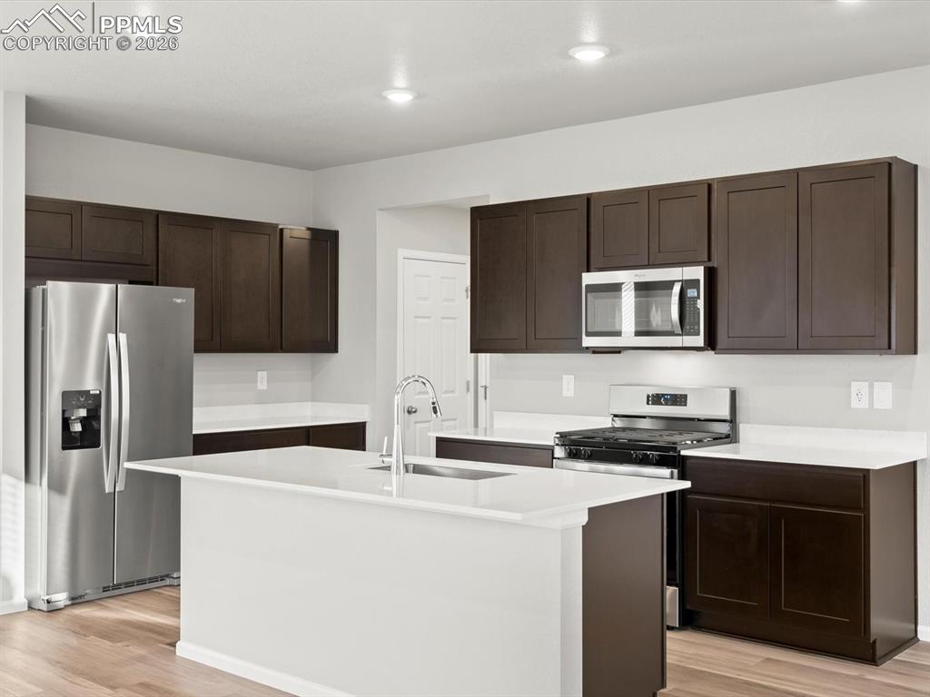 Image 4 of 22: Kitchen