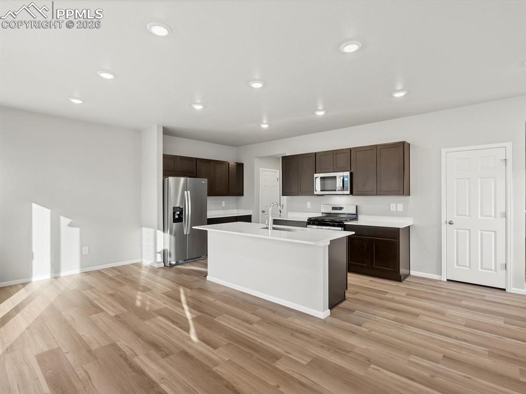 Image 5 of 22: Kitchen