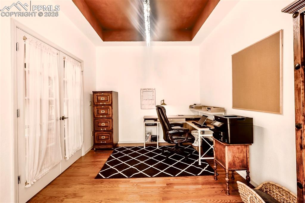 Image 5 of 26: Office