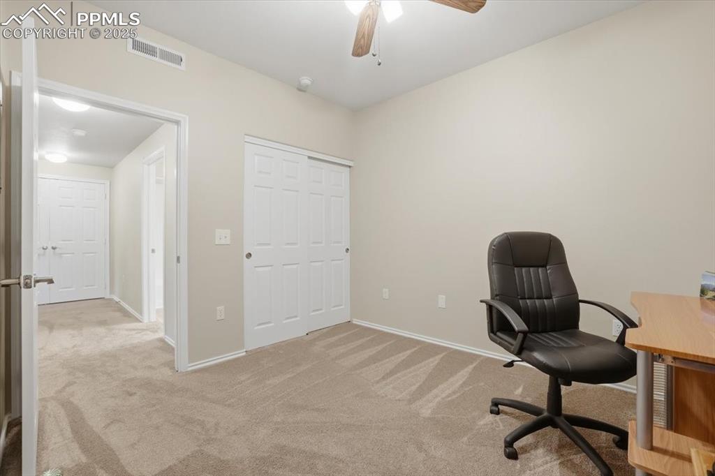 Image 17 of 28: Office