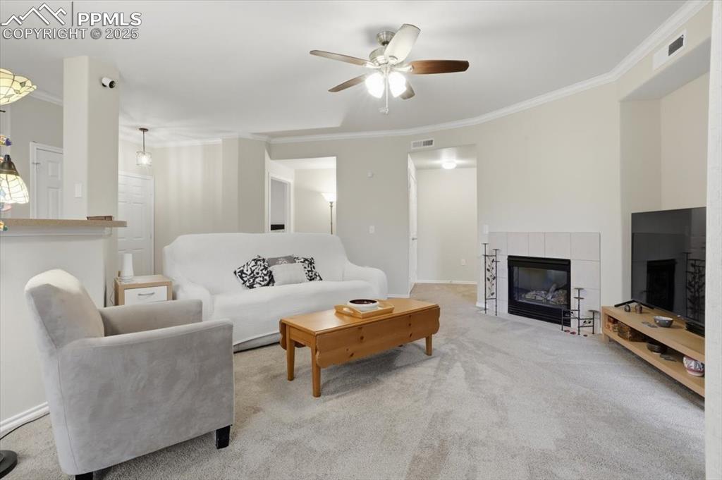 Image 4 of 28: Living Room