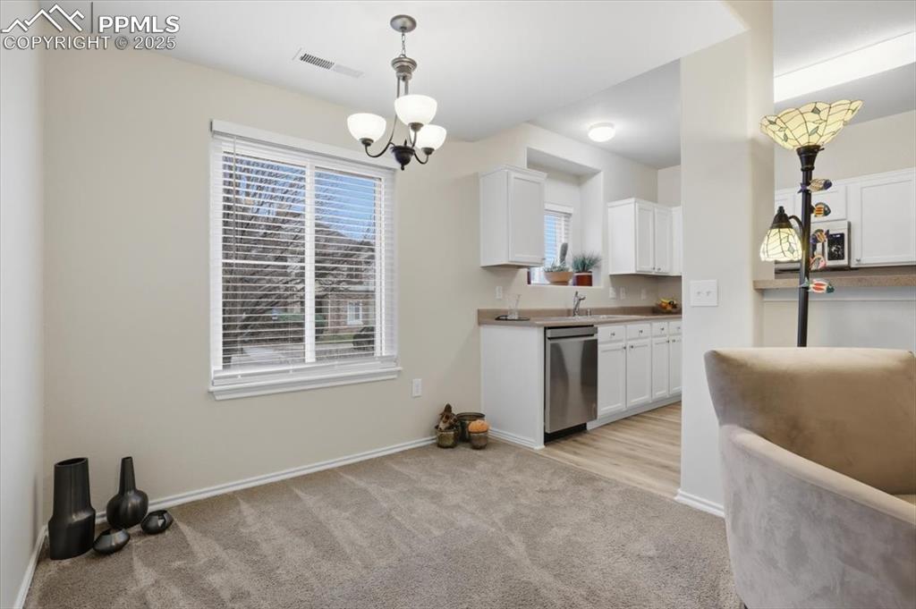 Image 5 of 28: Kitchen