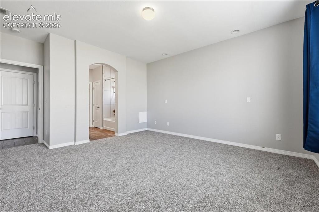 Image 18 of 29: Bedroom