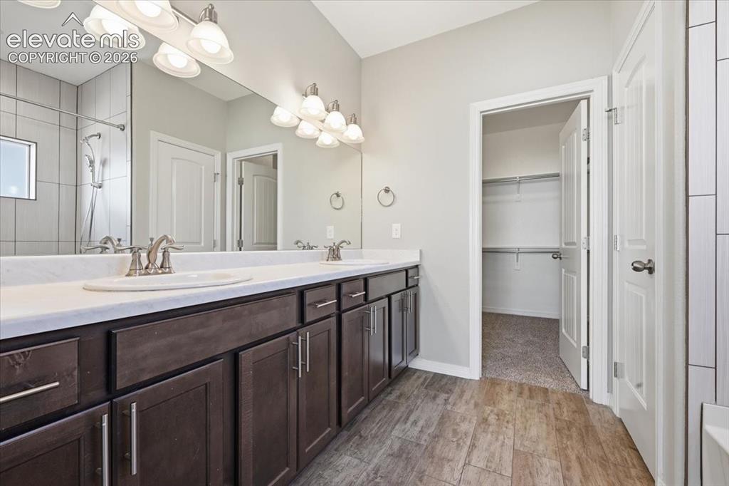 Image 19 of 29: Bathroom