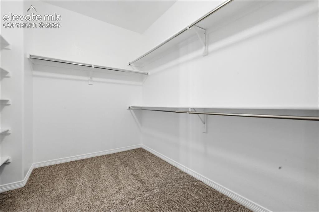 Image 21 of 29: Closet