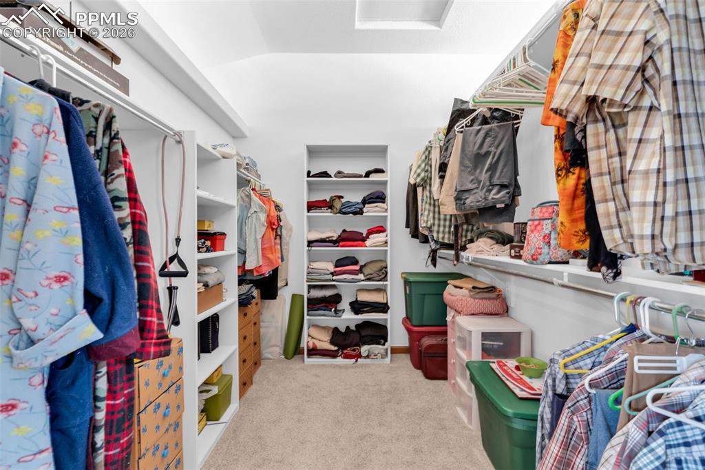 Image 29 of 49: Closet