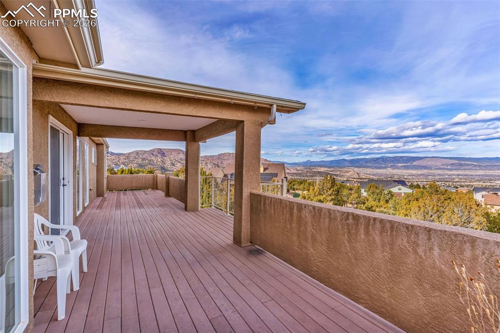 Image 42 of 49: Deck