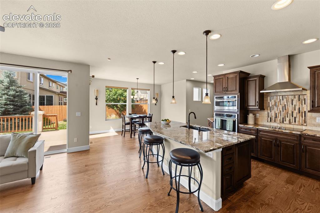 Image 11 of 50: Kitchen