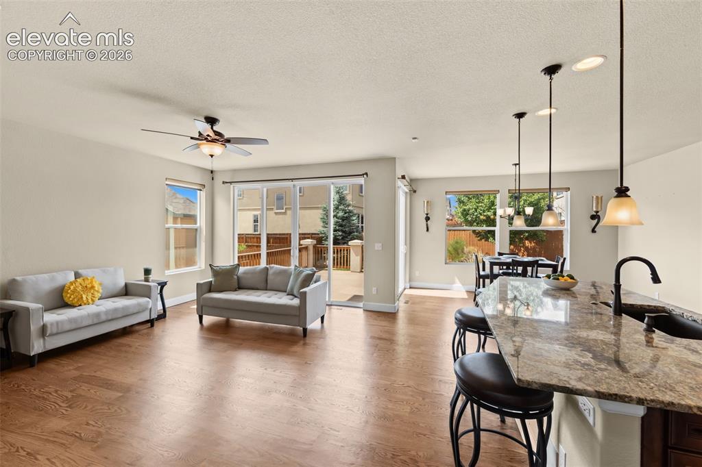 Image 9 of 50: Living Room