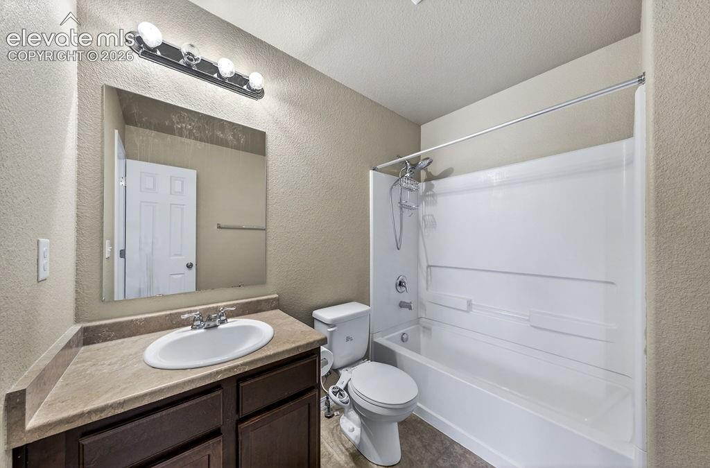 Image 42 of 43: Bathroom