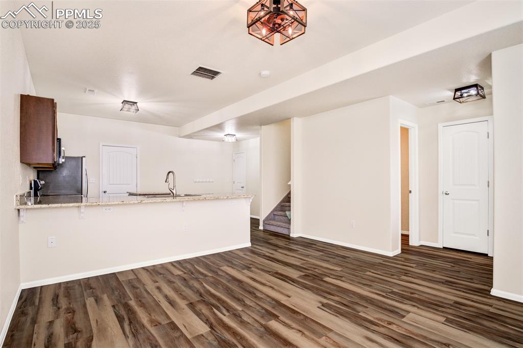 Image 10 of 26: Kitchen