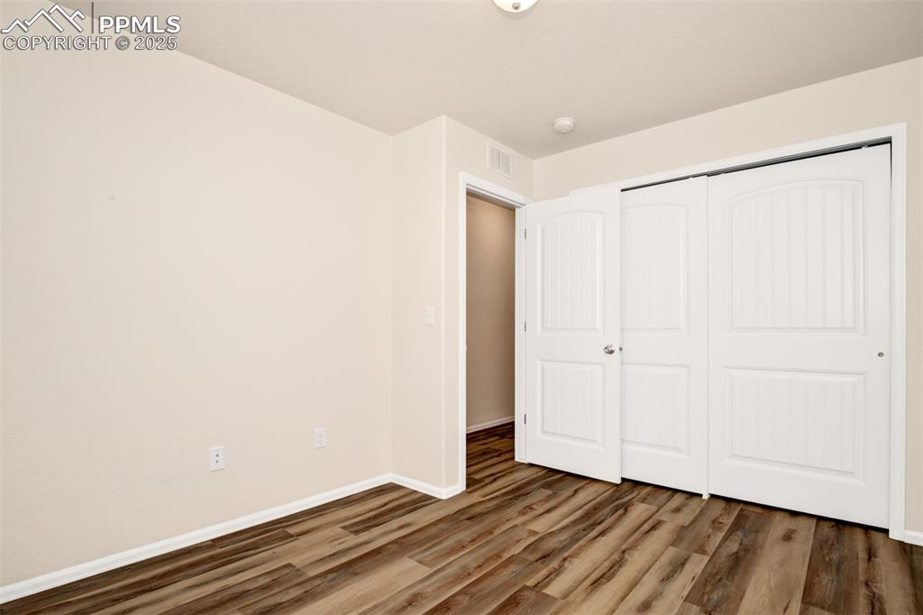 Image 20 of 26: Bedroom