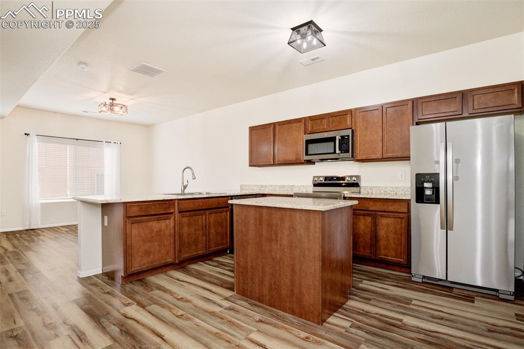 Image 9 of 26: Kitchen