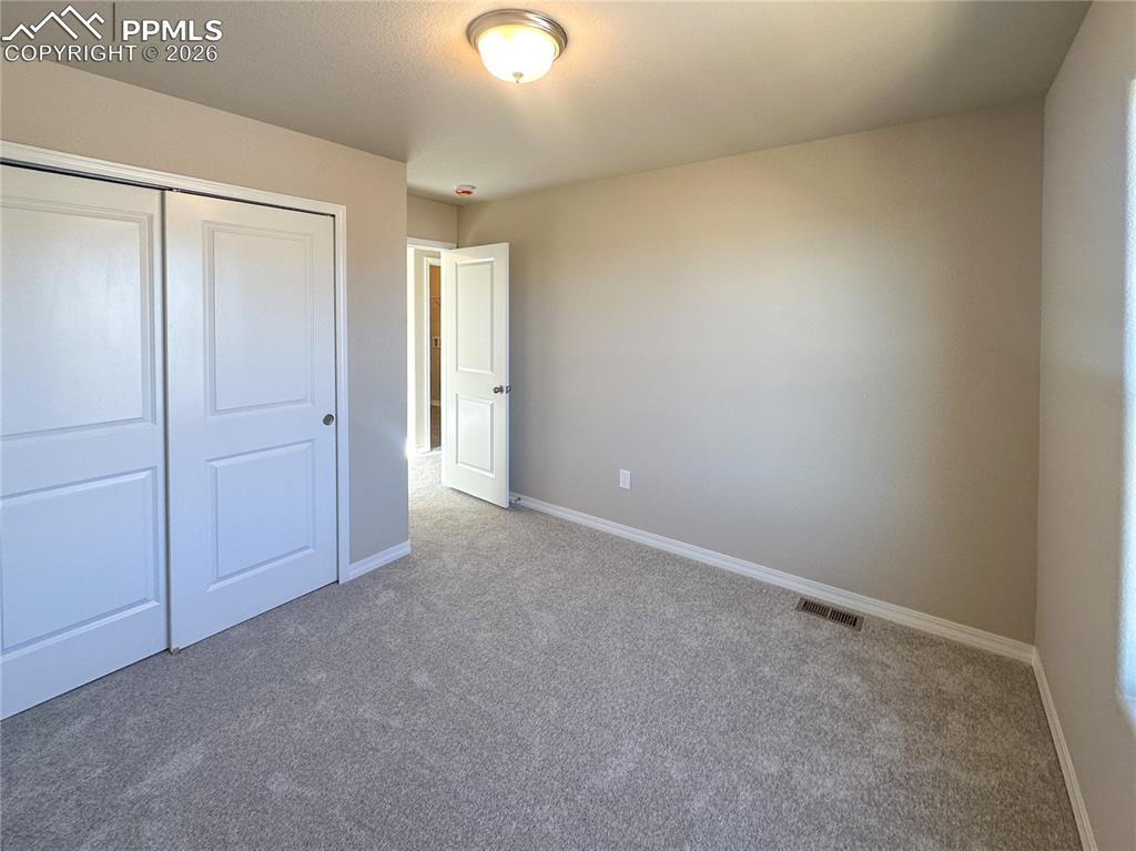 Image 19 of 30: Bedroom