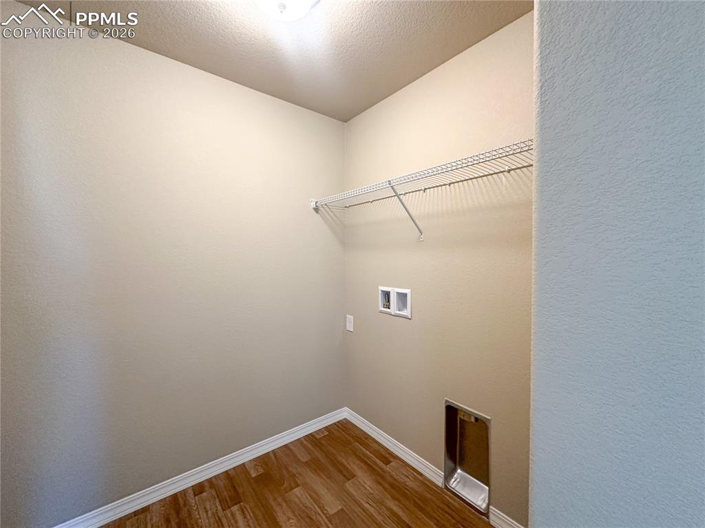 Image 29 of 30: Laundry