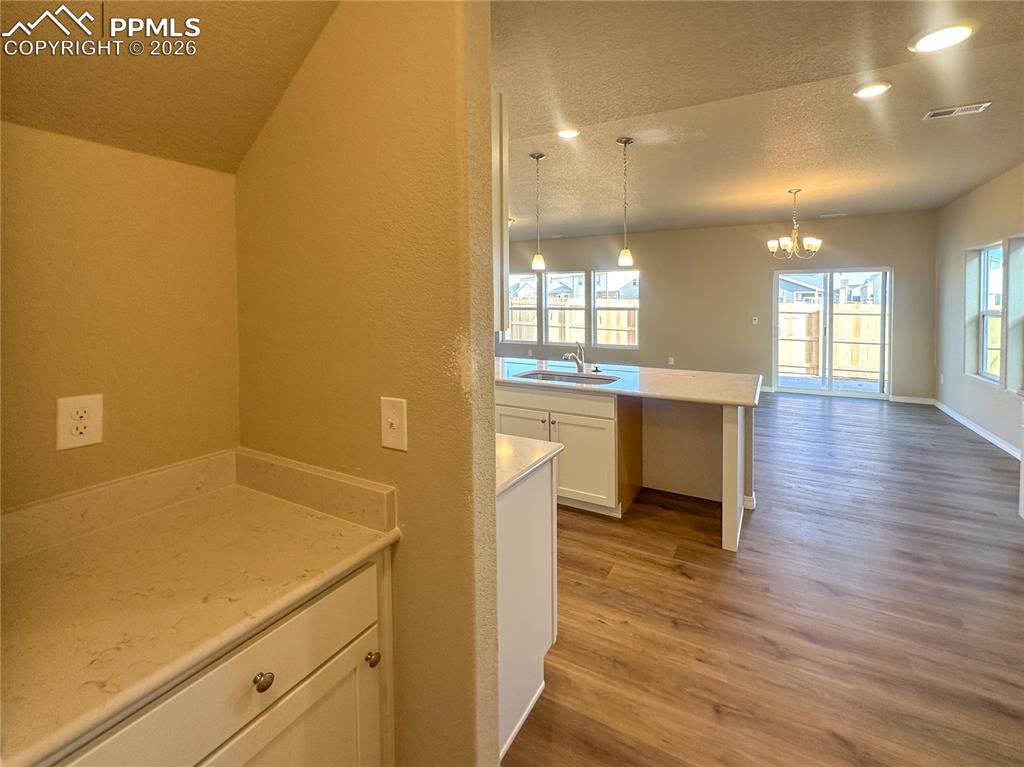 Image 6 of 30: Kitchen