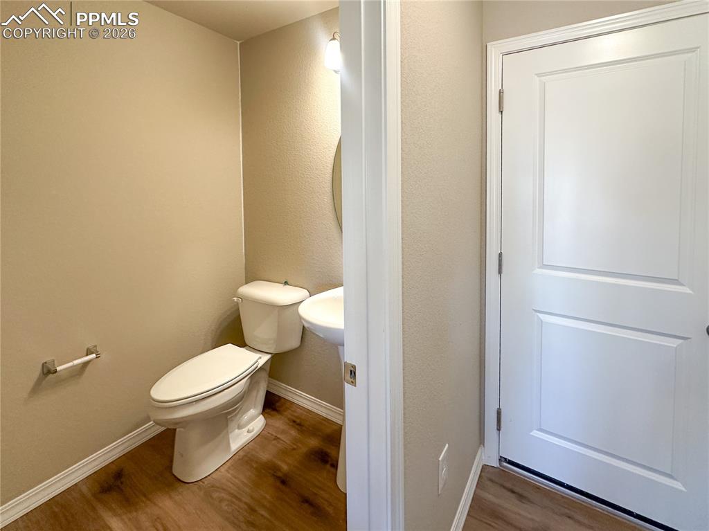 Image 7 of 30: Bathroom