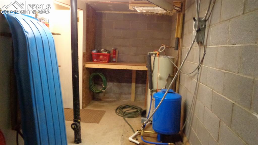 Image 19 of 26: Storage