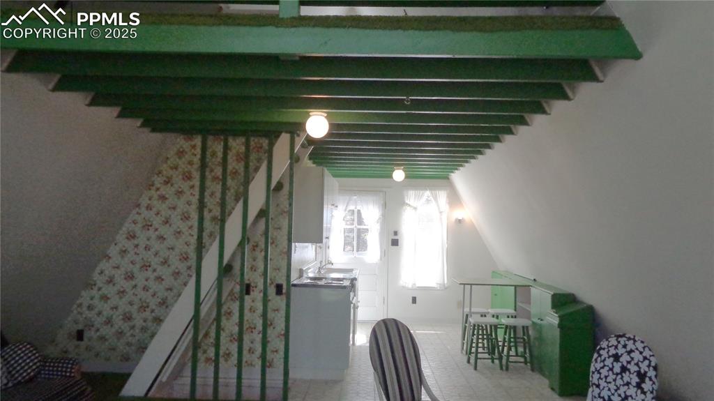 Image 6 of 26: Kitchen