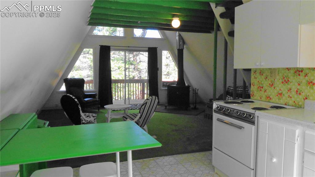 Image 8 of 26: Kitchen