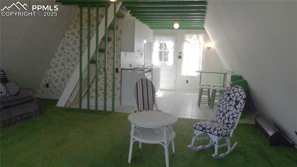 Image 9 of 26: Dining Area