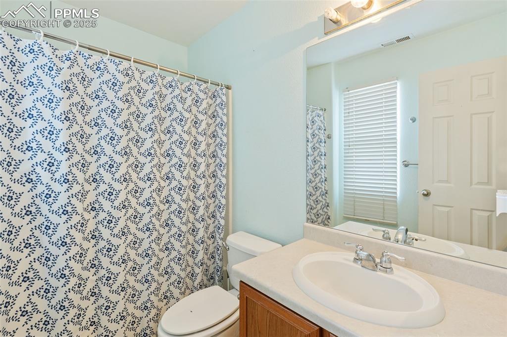 Image 13 of 26: Bathroom