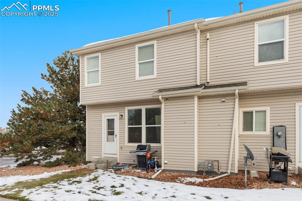 Image 25 of 26: Back of Structure