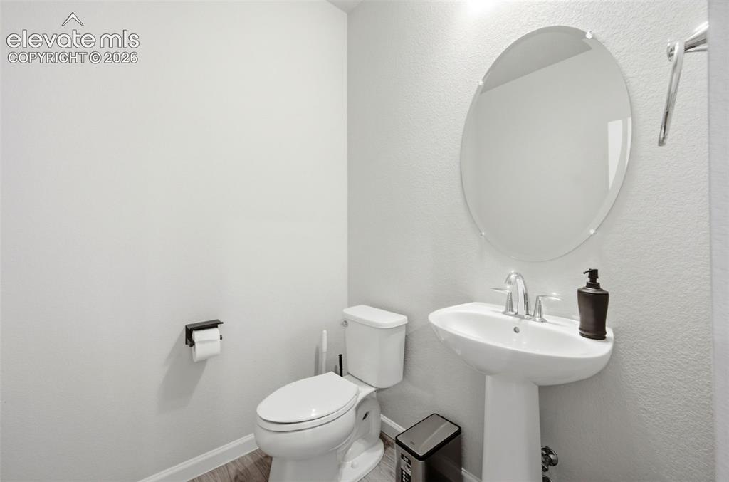 Image 16 of 45: Bathroom