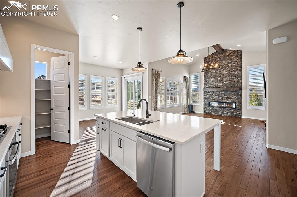 Image 13 of 48: Kitchen