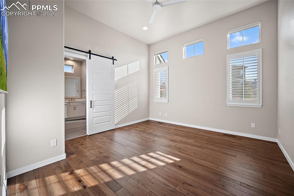 Image 20 of 48: Bedroom