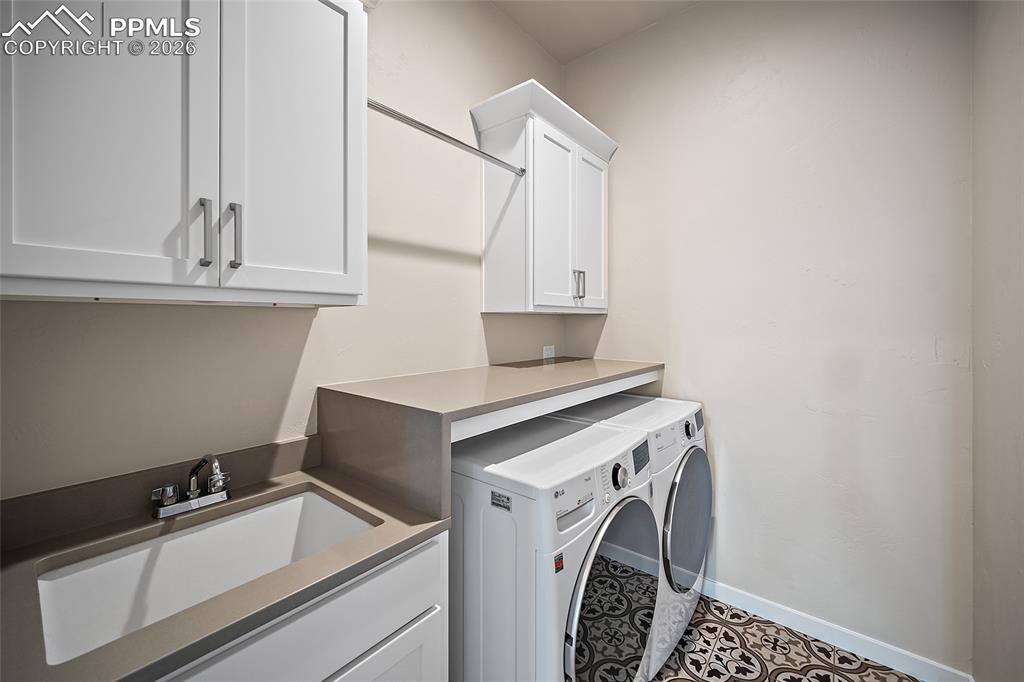 Image 28 of 48: Laundry