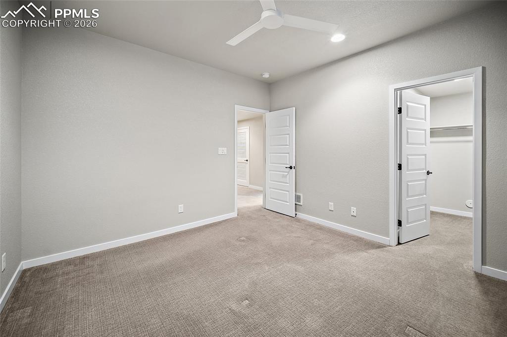 Image 38 of 48: Bedroom