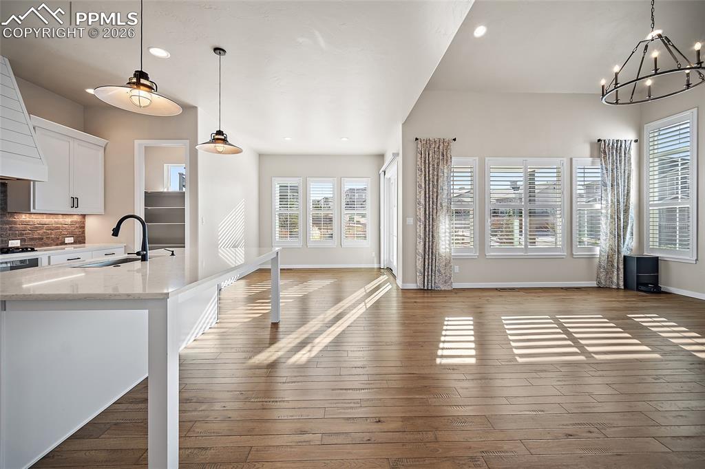 Image 7 of 48: Kitchen