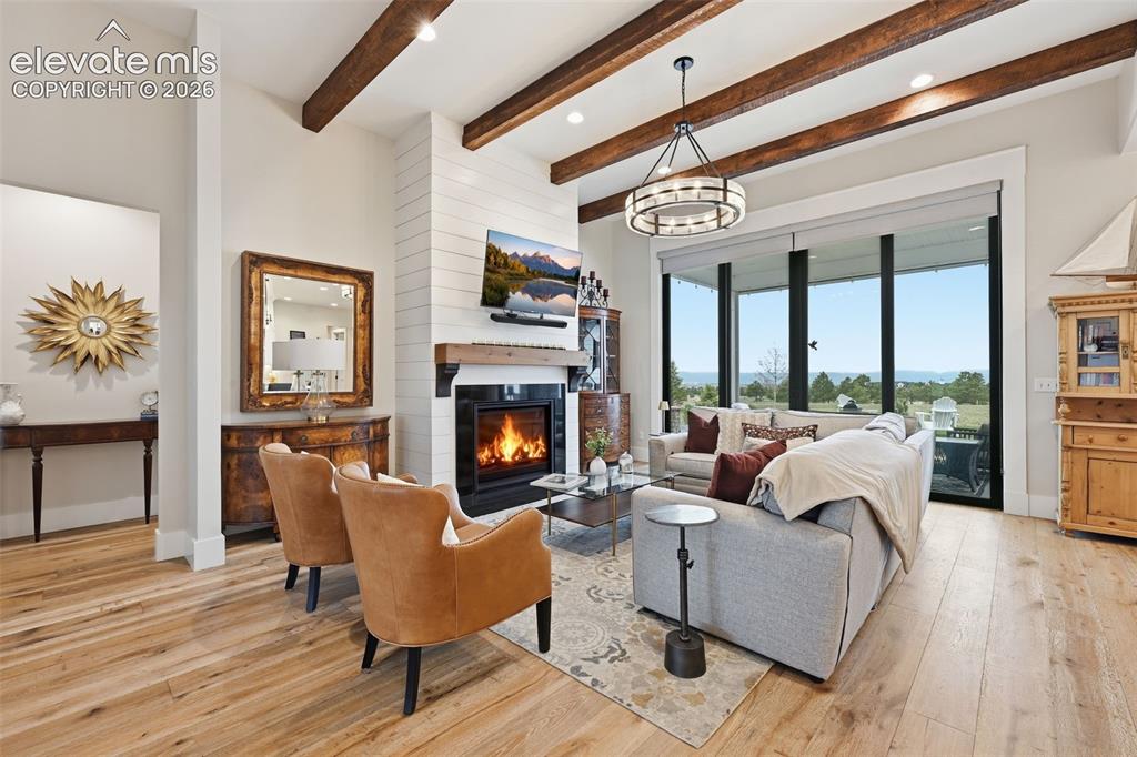 Image 10 of 50: Living Room