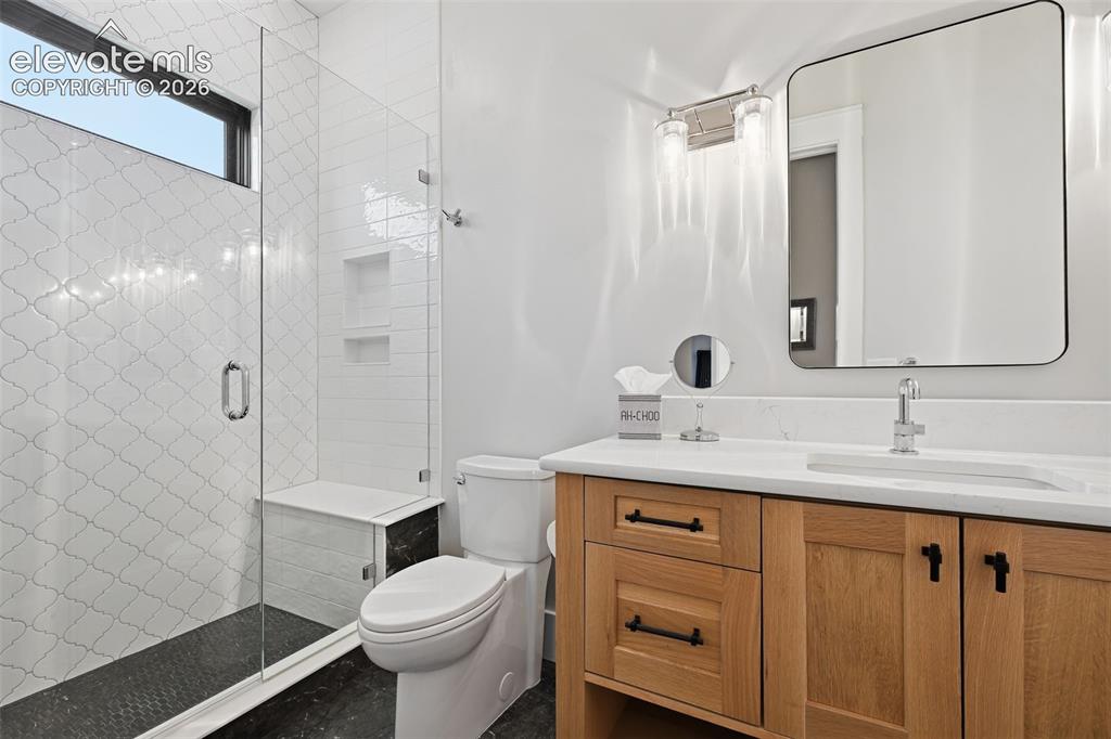 Image 36 of 50: Ensuite bath 3