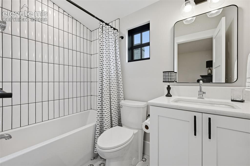 Image 41 of 50: Shared Upper level - bath 6