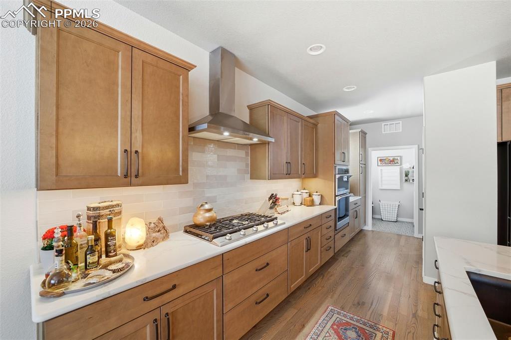 Image 12 of 47: Kitchen