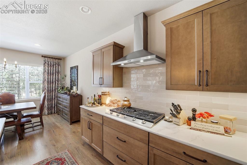 Image 13 of 47: Kitchen