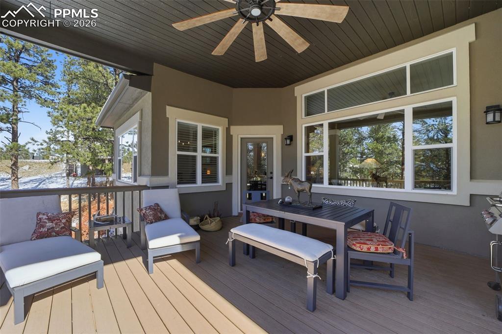 Image 34 of 47: Deck