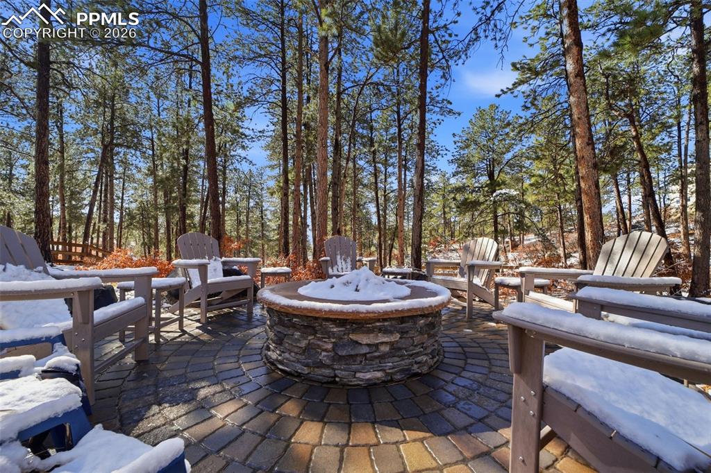 Image 40 of 47: Patio