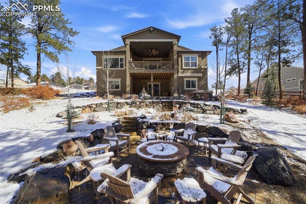 Image 5 of 47: Back of Structure