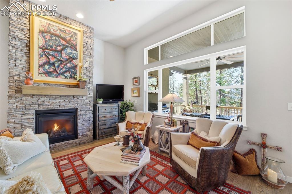 Image 7 of 47: Sitting Room