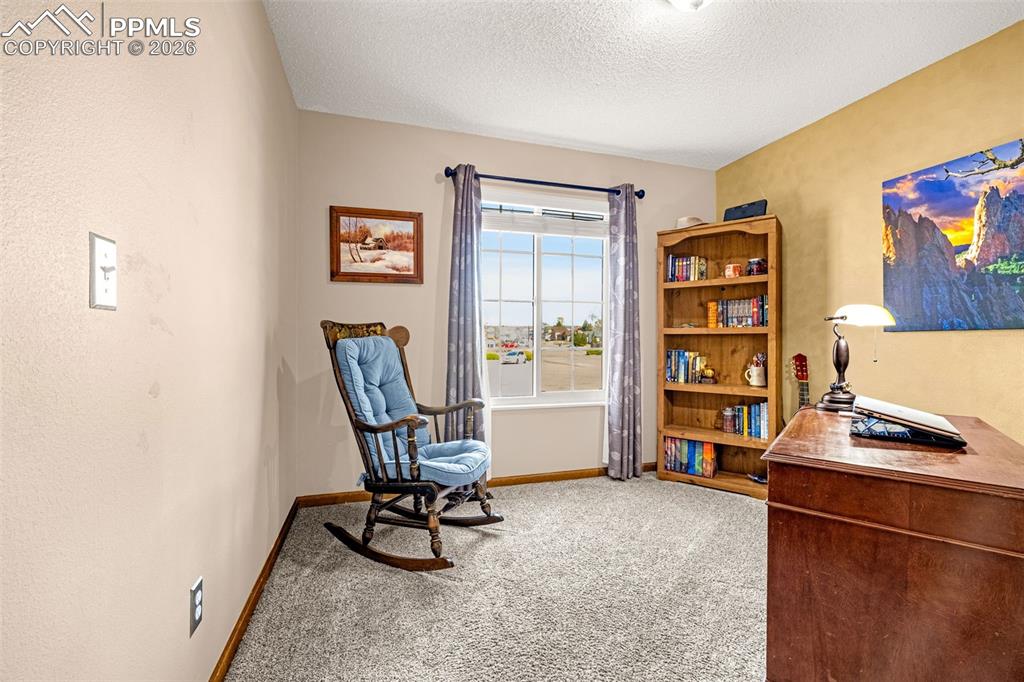 Image 11 of 33: Office