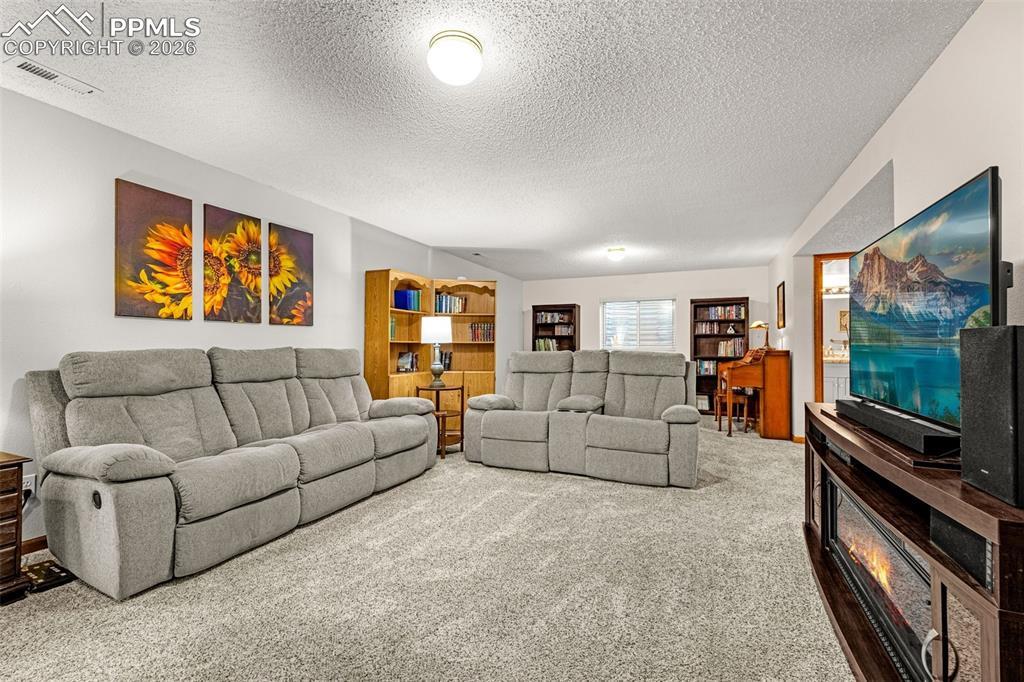 Image 18 of 33: Living Room