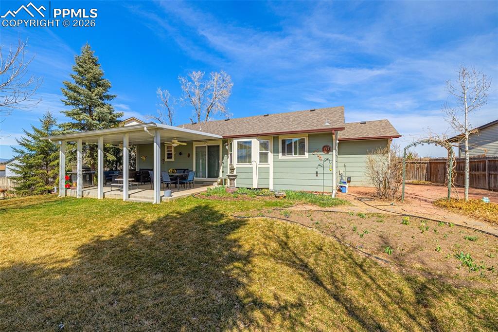 Image 26 of 33: Back of Structure