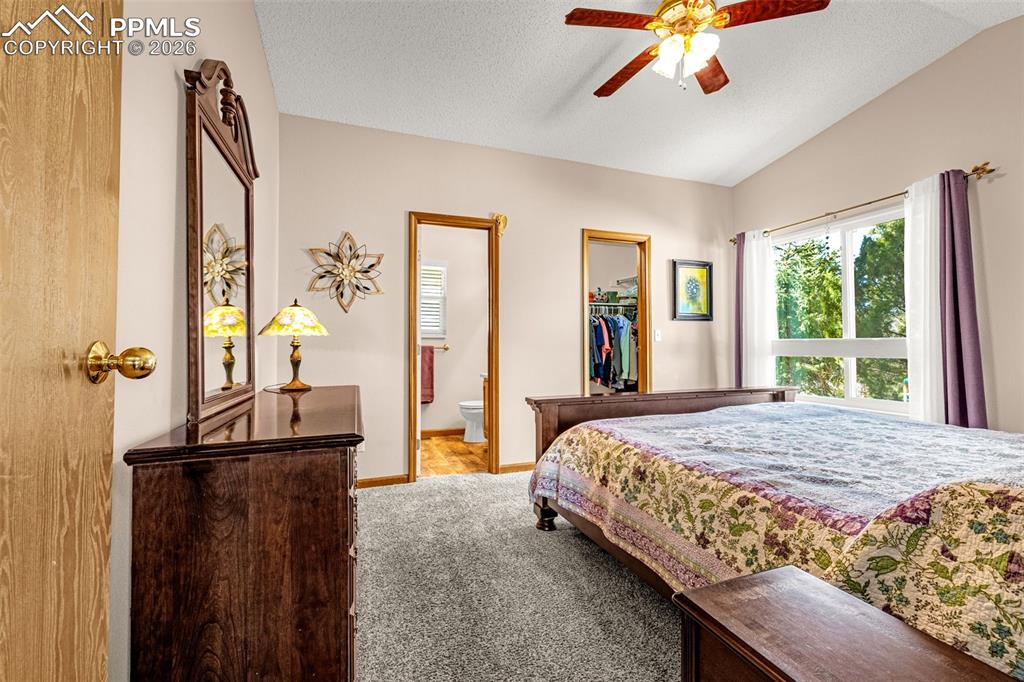 Image 7 of 33: Bedroom