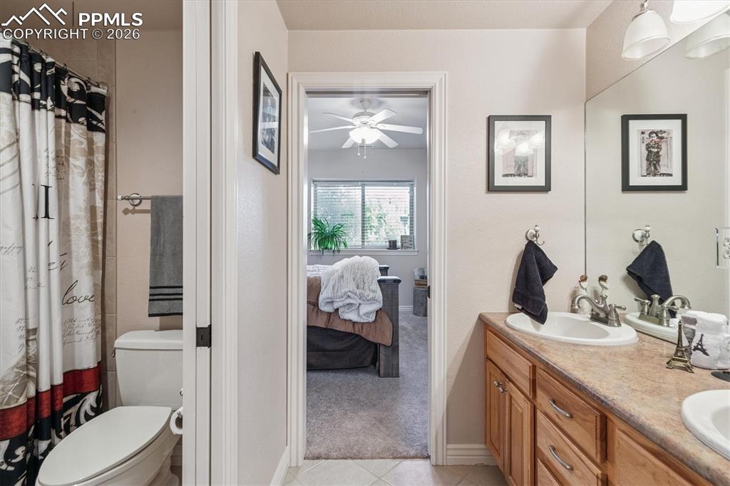 Image 26 of 32: Jack 