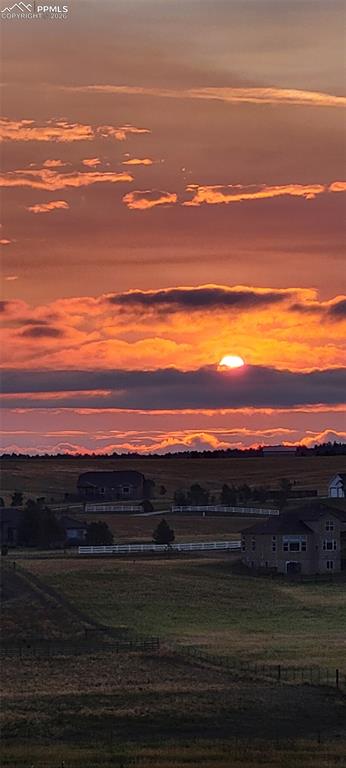 Image 4 of 32: SUNSETS GALORE